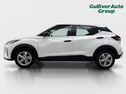 Used 2023 Nissan Kicks S FWD image 3