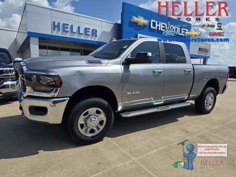 Used 2022 RAM 2500 Big Horn AWD/4WD image 1