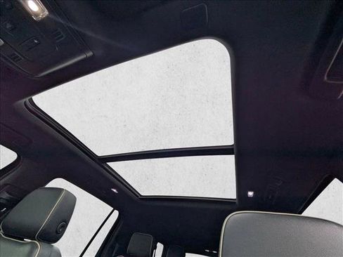 Used 2021 GMC Yukon XL SLT w/ SLT Luxury Plus Package image 13