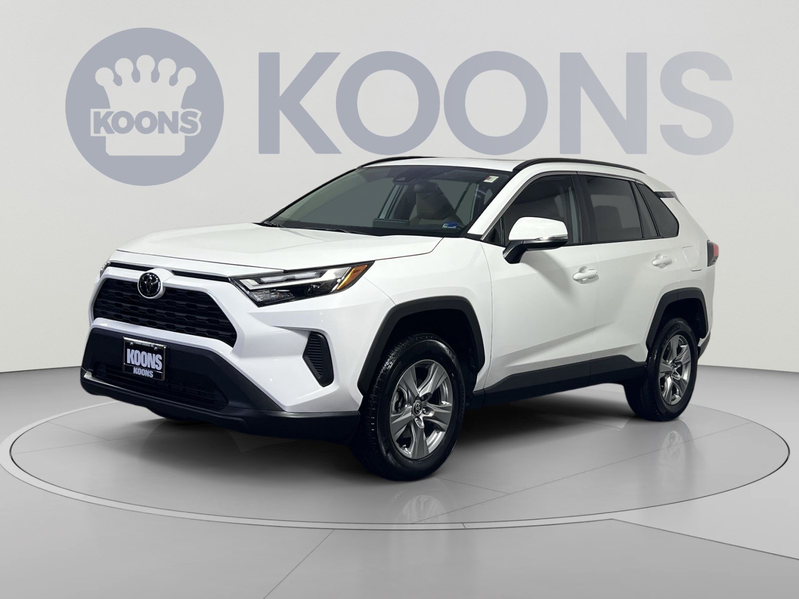 Used 2025 Toyota RAV4 XLE w/ Convenience Package FWD image 1