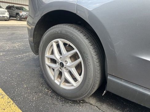 Used 2024 Ford Edge SEL image 9