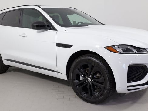 Used 2025 Jaguar F-PACE R-Dynamic S image 20