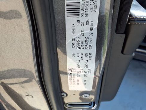 Used 2017 Jeep Cherokee Latitude FWD image 31