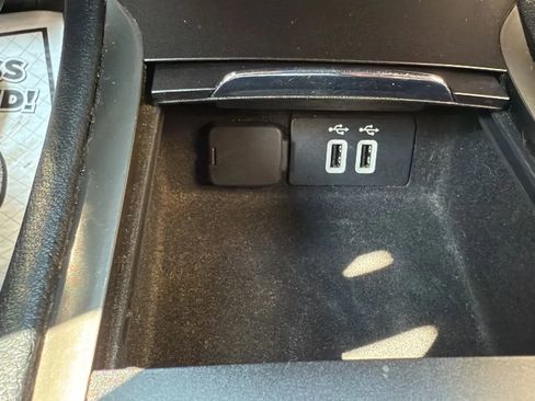 Used 2018 Lincoln MKC Premiere image 19