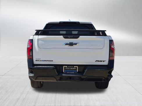Used 2024 Chevrolet Silverado EV RST AWD/4WD image 5