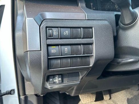 Used 2024 Toyota Tacoma SR5 RWD image 17