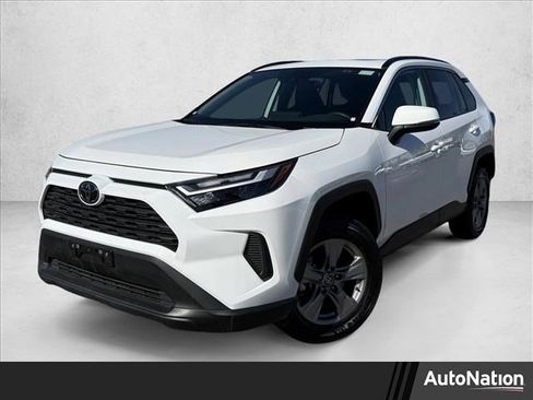 Used 2025 Toyota RAV4 XLE image 1