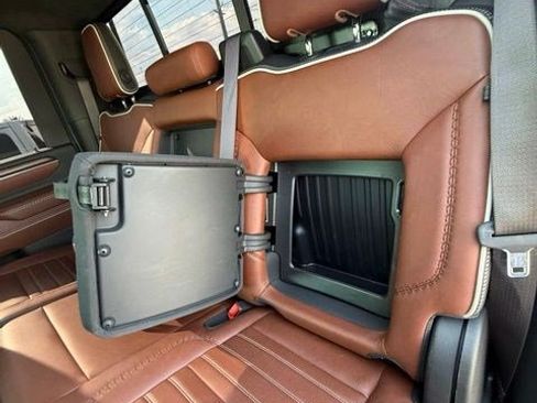 Used 2024 GMC Sierra 3500 Denali Ultimate AWD/4WD image 17