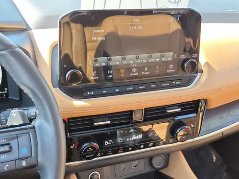 Used 2021 Nissan Rogue Platinum image 15