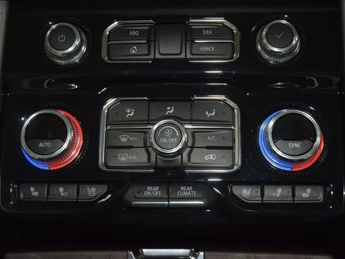 Used 2024 GMC Yukon Denali AWD/4WD image 35