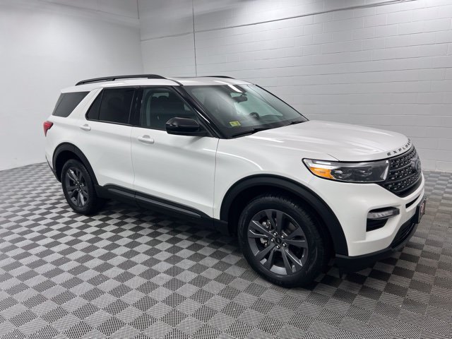 Used 2023 Ford Explorer XLT w/ Equipment Group 202A AWD/4WD image 4