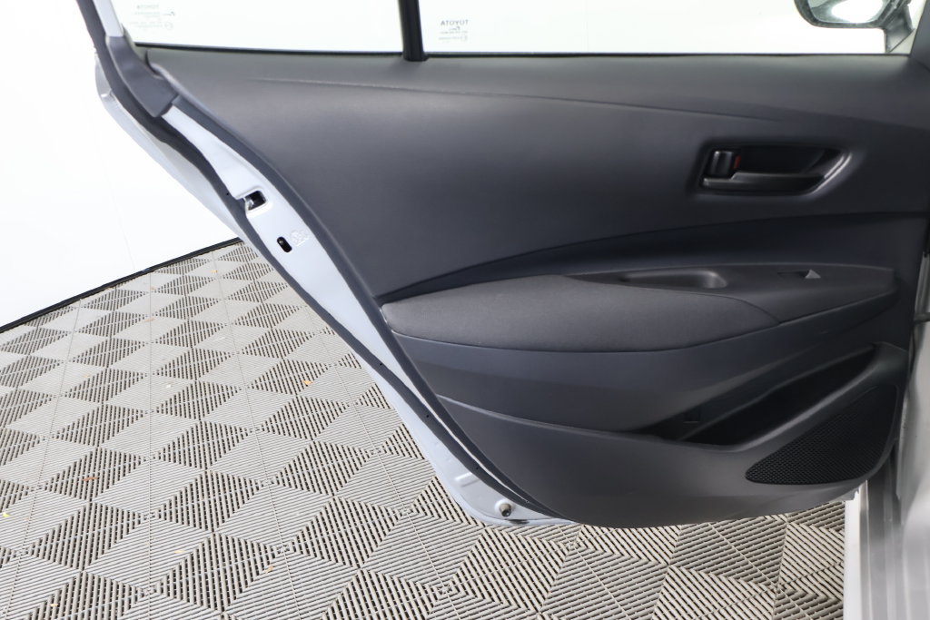 Used 2025 Toyota Corolla LE FWD image 10