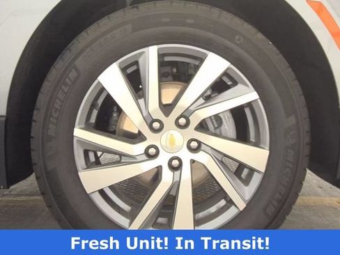 Used 2023 Chevrolet Equinox Premier AWD/4WD image 9