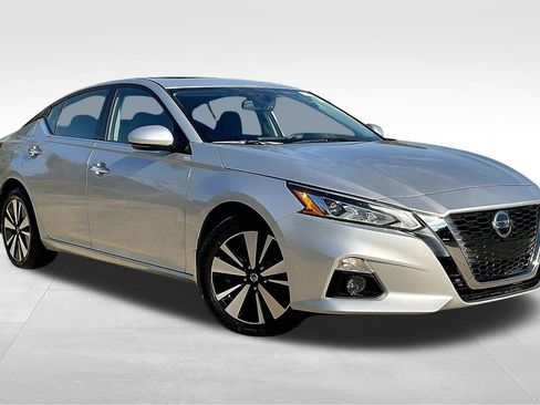 Used 2020 Nissan Altima 2.5 SV image 18