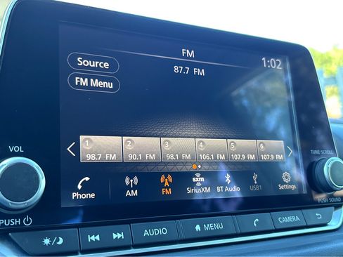 Used 2023 Nissan Rogue SV image 8