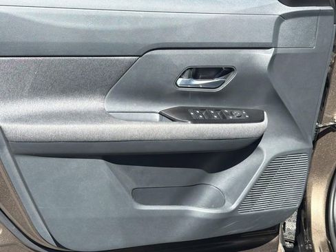 Certified 2025 Nissan Kicks SV image 22