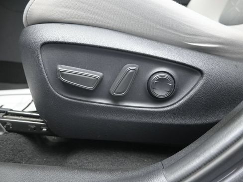 Used 2021 Toyota RAV4 XLE FWD image 11