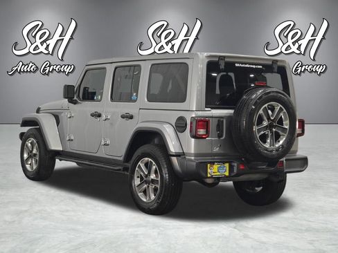 Used 2019 Jeep Wrangler Unlimited Sahara AWD/4WD image 16