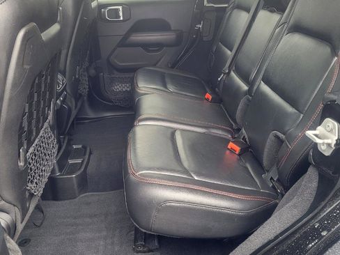 Used 2018 Jeep Wrangler Unlimited Rubicon w/ Dual Top Group image 32