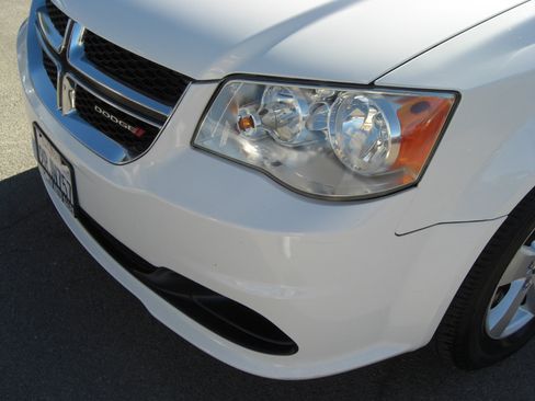 Used 2013 Dodge Grand Caravan SE image 33