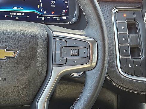 Used 2024 Chevrolet Suburban Premier image 21