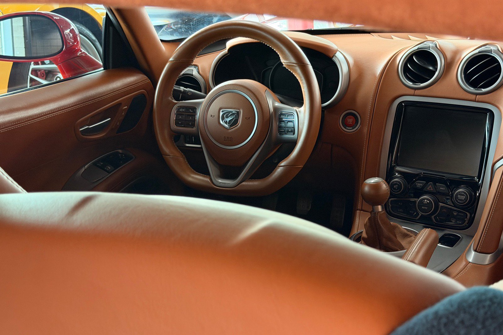 Used 2013 SRT Viper GTS w/ GTS Laguna Interior Pkg RWD image 23