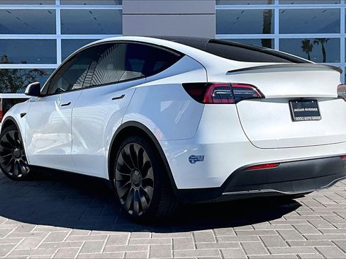 Used 2021 Tesla Model Y Performance image 11