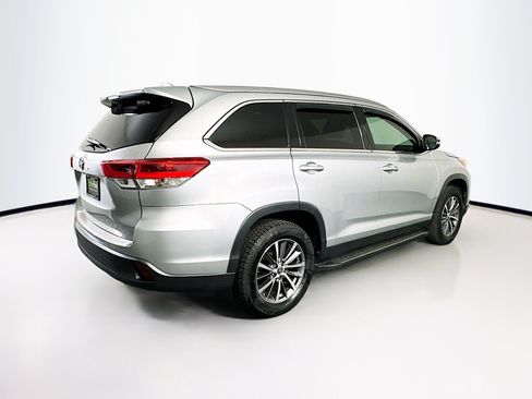 Used 2019 Toyota Highlander XLE FWD image 9