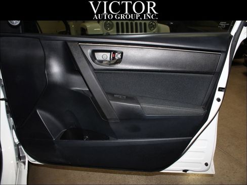 Used 2017 Toyota Corolla LE FWD image 29