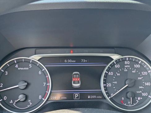 Used 2025 Nissan Sentra SV FWD image 9