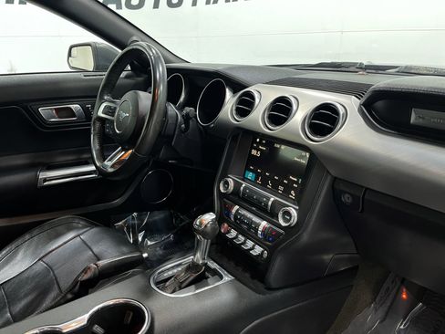 Used 2018 Ford Mustang Premium image 19