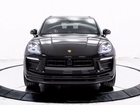 Certified 2025 Porsche Macan image 10