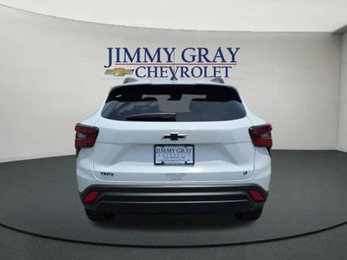 New 2026 Chevrolet Trax LT w/ Driver Confidence Package FWD image 4