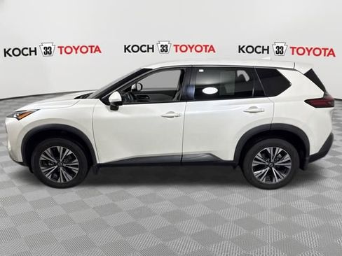 Used 2021 Nissan Rogue SV image 4