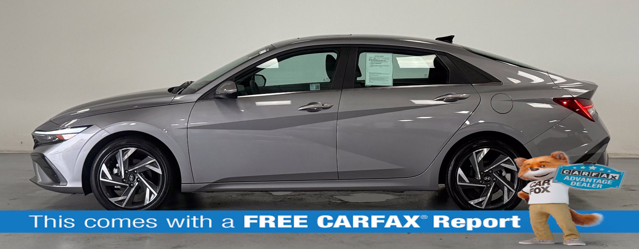 Used 2025 Hyundai Elantra SEL FWD image 2