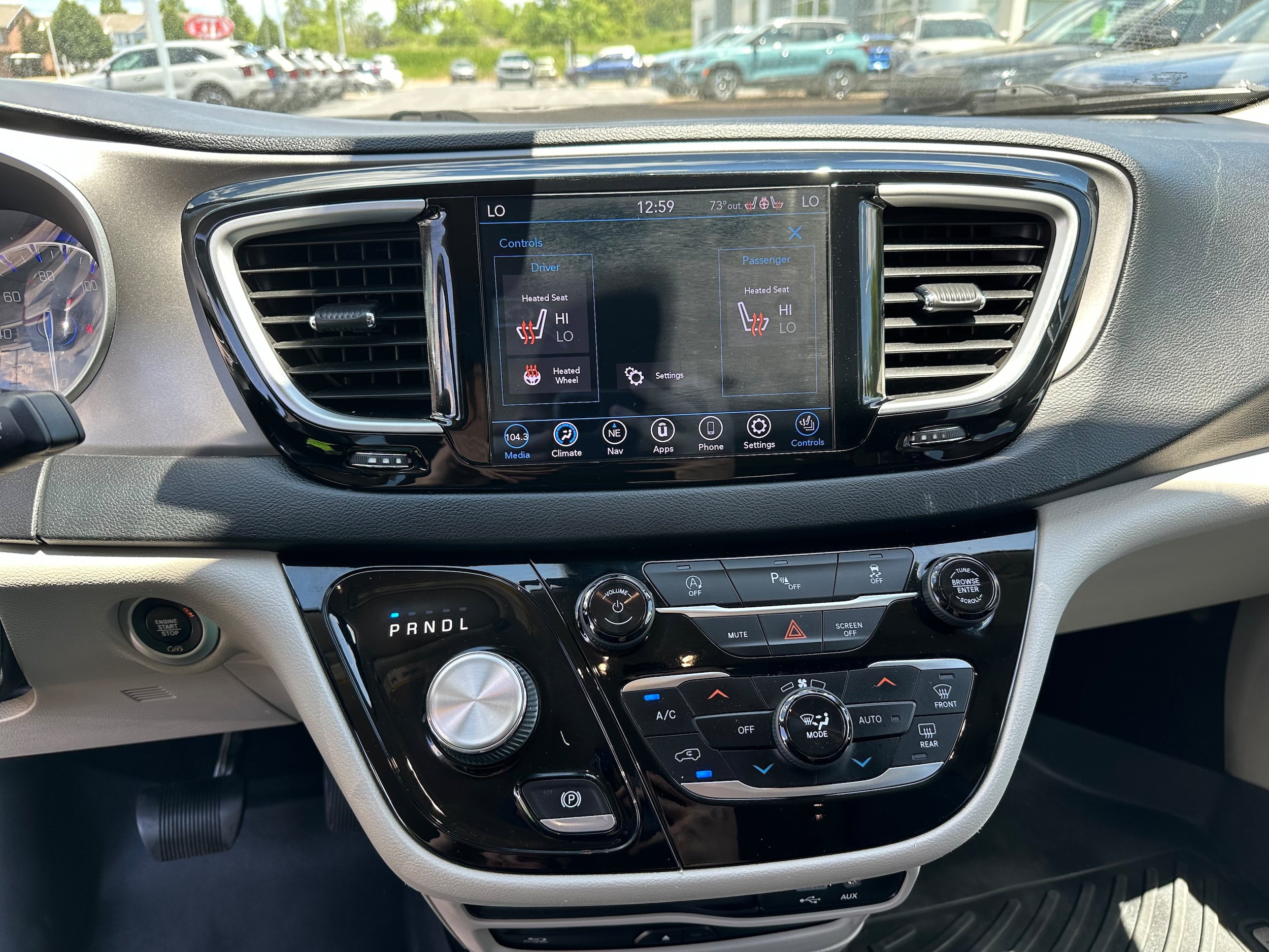 Used 2020 Chrysler Pacifica Touring-L Plus FWD image 28