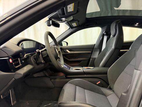 Certified 2025 Porsche Taycan 4S image 5