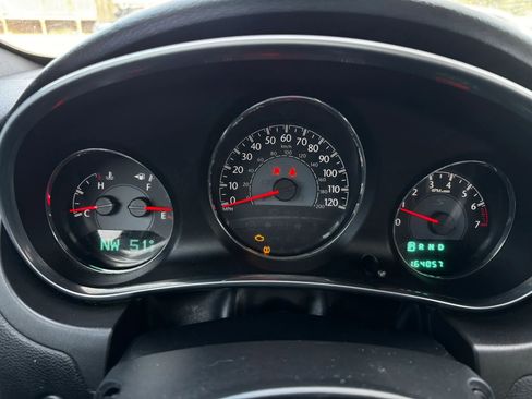 Used 2012 Chrysler 200 Touring FWD image 23