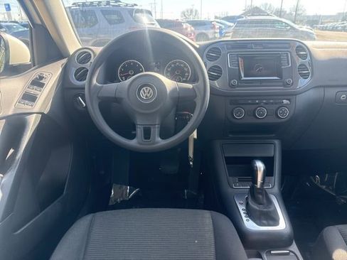 Used 2017 Volkswagen Tiguan Limited image 12