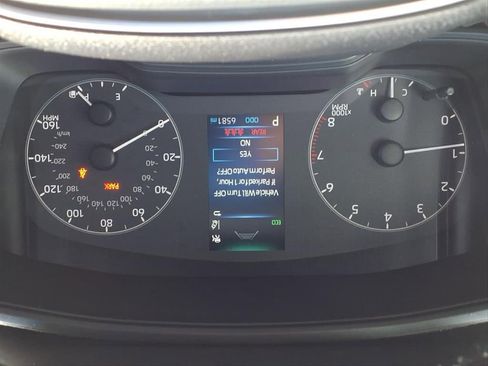 Used 2025 Toyota Corolla SE image 28