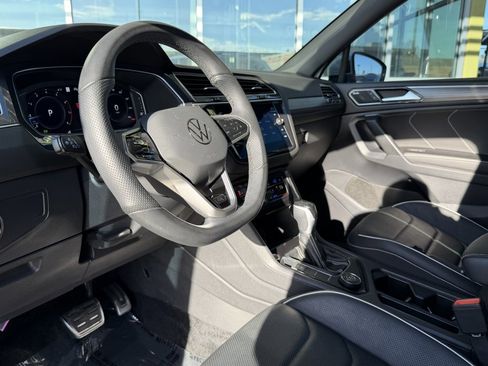Used 2024 Volkswagen Tiguan SEL R-Line image 33