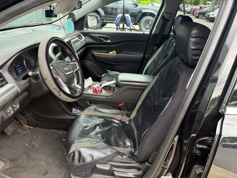 Used 2023 GMC Acadia SLE FWD image 8