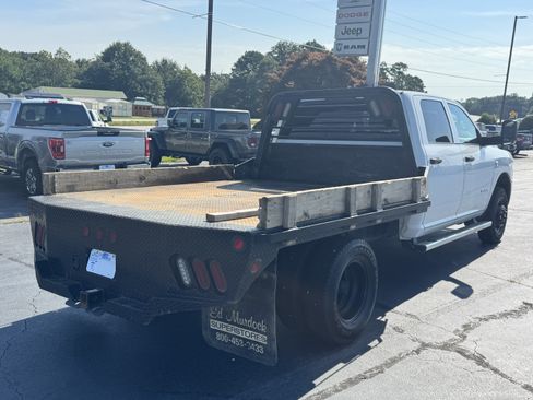 Used 2021 RAM 3500 Tradesman w/ Chrome Appearance Group AWD/4WD image 5