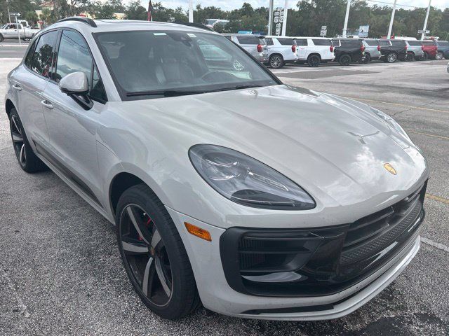 Used 2024 Porsche Macan S AWD/4WD image 2