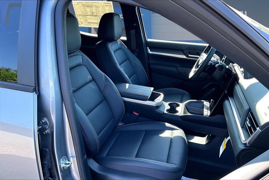 New 2027 GMC Terrain Elevation w/ Elevation Premium Package FWD image 9