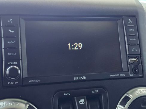 Used 2017 Jeep Wrangler Unlimited Rubicon w/ Max Tow Package image 24