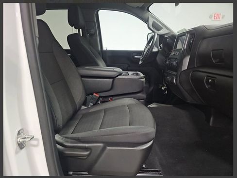 Used 2025 Chevrolet Silverado 2500 Custom w/ Custom Value Package image 10