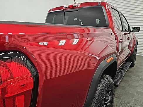 Used 2025 GMC Canyon Elevation w/ Convenience Package image 9