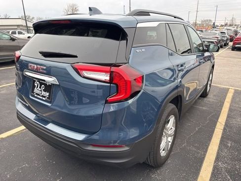 Used 2024 GMC Terrain SLE w/ Driver Convenience Package image 12