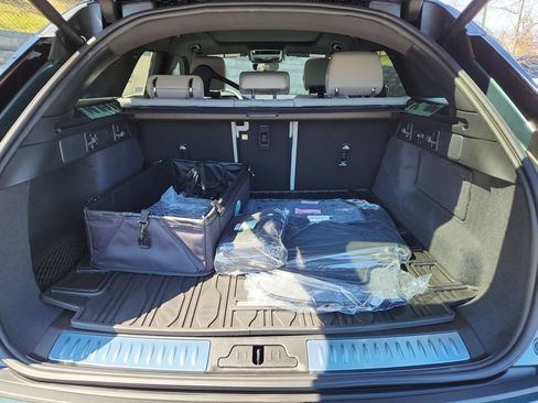 New 2026 Land Rover Range Rover Velar S AWD/4WD image 13